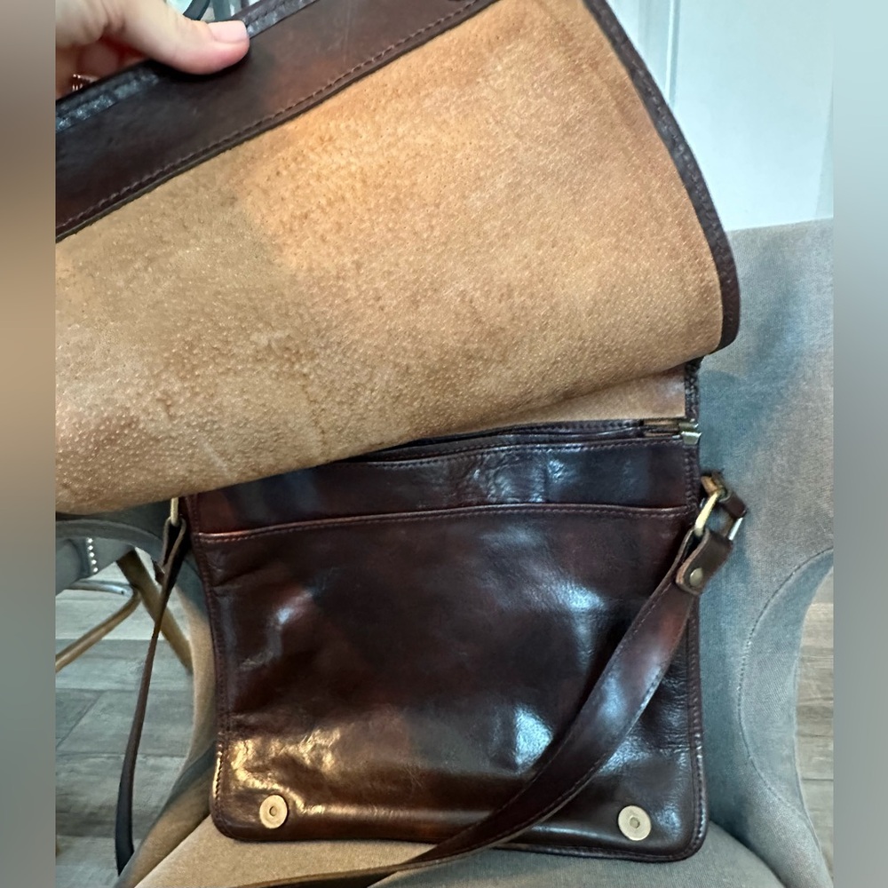 Vintage Gorgeous Italian leather unisex flap bag